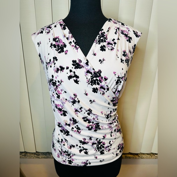 White House Black Market Tops - White House Black Market White Violet Floral Crossover V Neck Blouse Size Small
